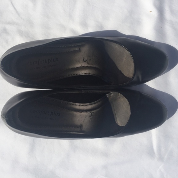 Black Comfort Plus Pumps - Picture 5 of 6